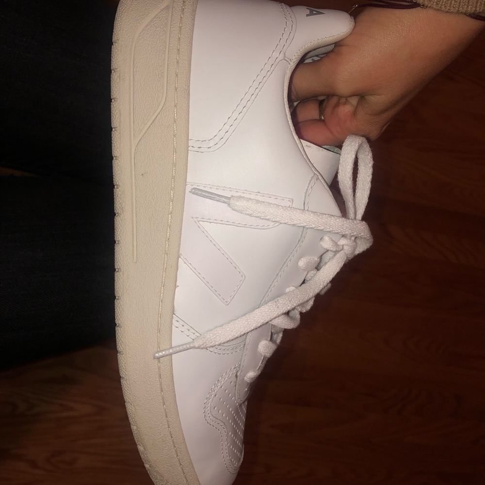 Veja v-10 White Sneakers - Picture 4 of 8